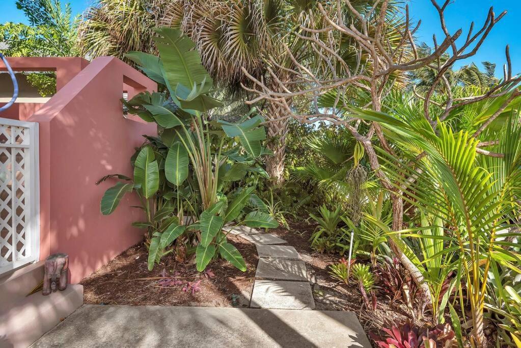 Charming Studio W Pool One Mile To Beach Pets Welcome เลกเวิร์ท ภายนอก รูปภาพ