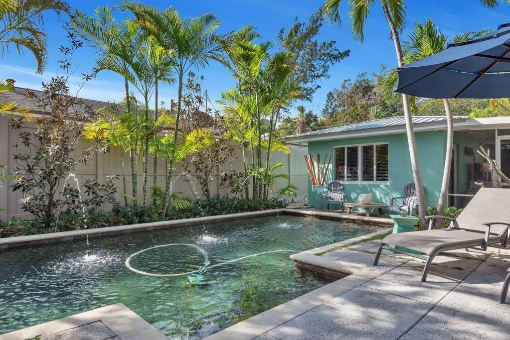 Charming Studio W Pool One Mile To Beach Pets Welcome เลกเวิร์ท ภายนอก รูปภาพ