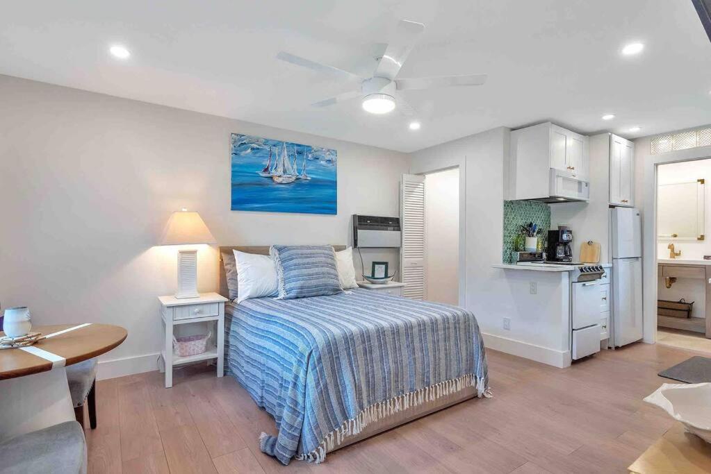 Charming Studio W Pool One Mile To Beach Pets Welcome เลกเวิร์ท ภายนอก รูปภาพ