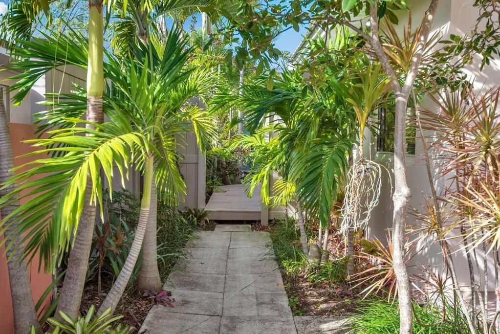 Charming Studio W Pool One Mile To Beach Pets Welcome เลกเวิร์ท ภายนอก รูปภาพ